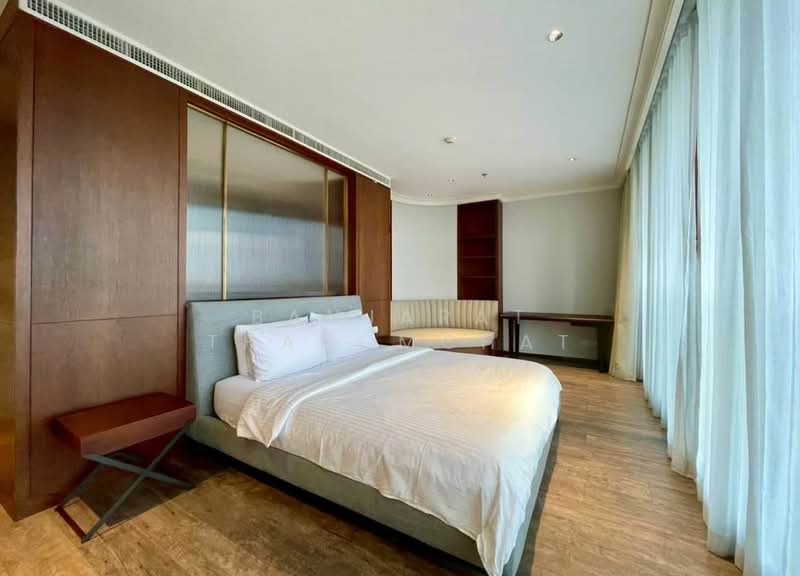 Noble Ploenchit, Bangkok, 1035 Ploenchit Road, Lumphini, Pathum Wan, Bangkok, 3 Bedrooms, 178 sqm, Condo For Rent, by Banjarat Thanomchat, 500158516 - DDproperty.com