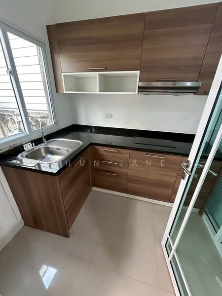 ทาวน์โฮม ให้เช่า อยู่ที่สุขมวิท 62 (SPSJP158), Bangkok, สุขุมวิท62, Bang Chak, Phra Khanong, Bangkok, 4 Bedrooms, 225 sqm, Townhouse For Rent, by Khun Jane, 500158561 - DDproperty.com