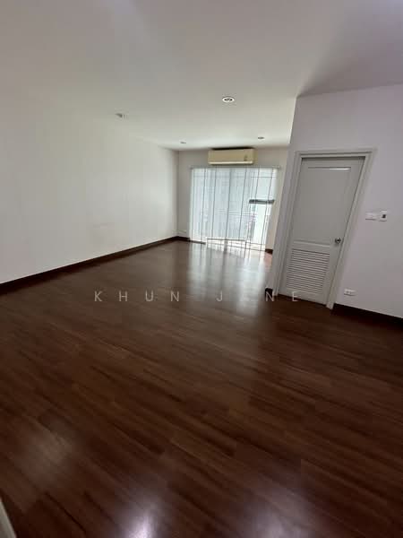 ทาวน์โฮม ให้เช่า อยู่ที่สุขมวิท 62 (SPSJP158), Bangkok, สุขุมวิท62, Bang Chak, Phra Khanong, Bangkok, 4 Bedrooms, 225 sqm, Townhouse For Rent, by Khun Jane, 500158561 - DDproperty.com