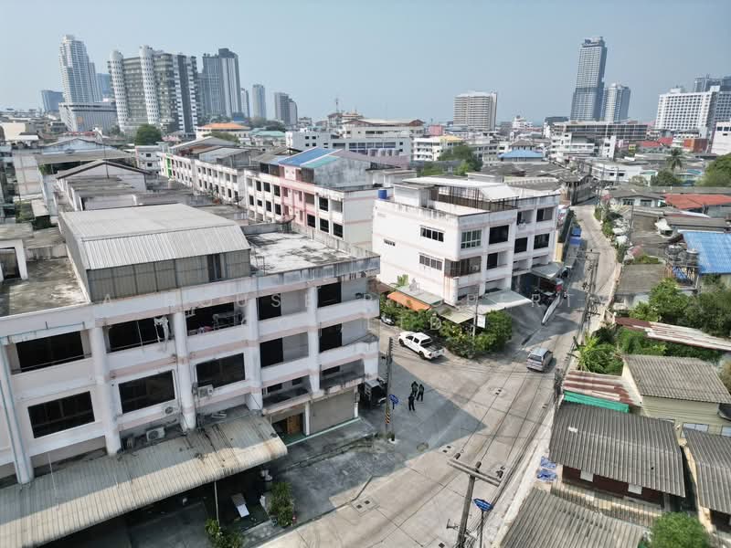Building for sale in Sriracha Land Project, Soi Rong Mai Khit., Chon Buri (Pattaya), Surasak, Si Racha, Chon Buri (Pattaya), , 228 sqm, Shophouse For Sale, by A House Property Co.,Ltd., 500158603 - DDproperty.com