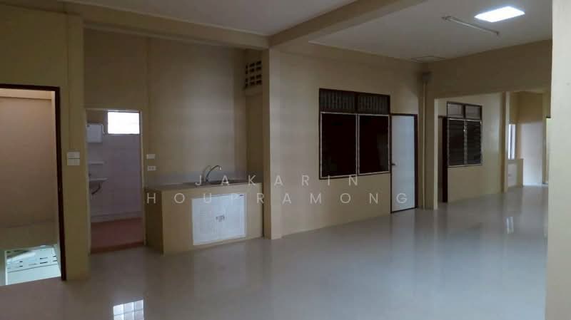 ให้เช่าโกดัง ลาดพร้าว เขตวังทองหลาง กรุงเทพ, Bangkok, Khlong Chaokhun Sing, Wang Thonglang, Bangkok, , 1,270 sqm, Warehouse/Factory For Rent, by Jakarin Houpramong, 500158714 - DDproperty.com