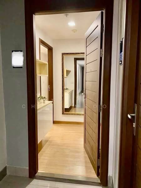 Thru Thonglor, Bangkok, Petchaburi Road, Bang Kapi, Huai Khwang, Bangkok, 2 Bedrooms, 62 sqm, Condo For Rent, by Tarit Chinsomboon, 500158717 - DDproperty.com