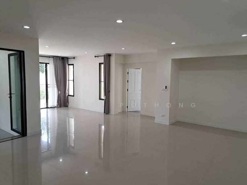 Lake View Park Bangna : เลควิว พาร์ค บางนา, กรุงเทพ, 454 ถนนกาญจนาภิเษก, ดอกไม้, ประเวศ, กรุงเทพ, 300 ตร.ม., บ้านเดี่ยว ขาย, โดย Savita Pothong, 500158742 - DDproperty.com