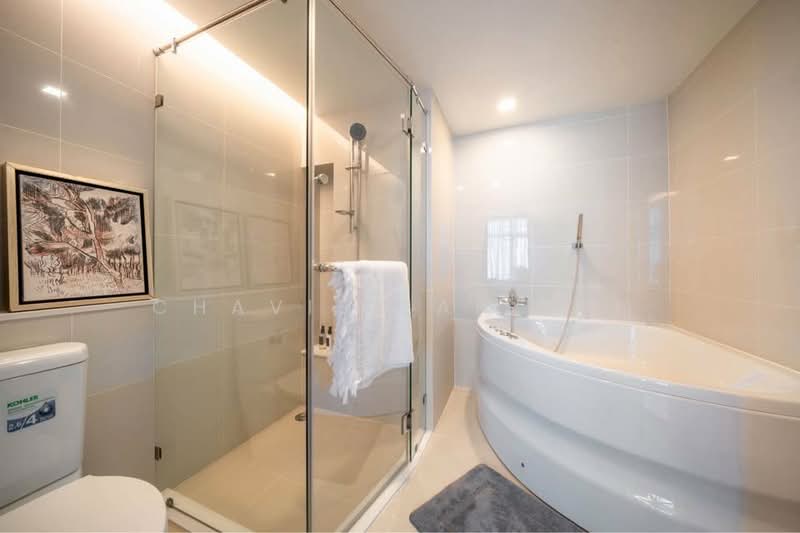 Focus Ploenchit, Bangkok, Soi Sukhumvit 2, Khlong Toei, Khlong Toei, Bangkok, 2 Bedrooms, 71 sqm, Condo For Rent, by Chavis Laismit, 500158756 - DDproperty.com