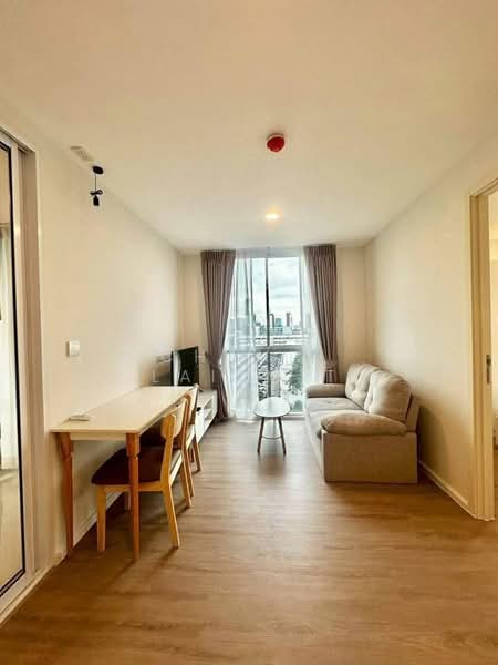 Chateau In Town Major Ratchayothin, Bangkok, 30 Phaholyothin, Chan Kasem, Chatuchak, Bangkok, 2 Bedrooms, 45 sqm, Condo For Rent, by Chavis Laismit, 500158780 - DDproperty.com