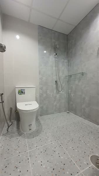 หมู่บ้านไพโรจน์, Samut Prakan, Bangphli Yai, Bang Plee, Samut Prakan, 4 Bedrooms, 250 sqm, Townhouse For Rent, by Correct Property, 500158803 - DDproperty.com