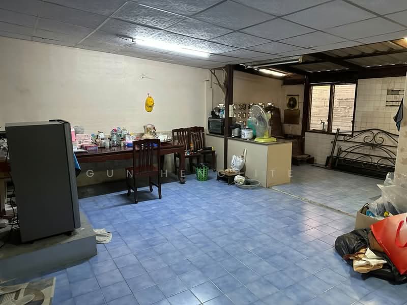 5-BR House, Bangkok, Praborommaharatchawang, Phra Nakhon, Bangkok, 5 Bedrooms, 410 sqm, Single Detached House For Sale, by Gun Henglite , 500158859 - DDproperty.com