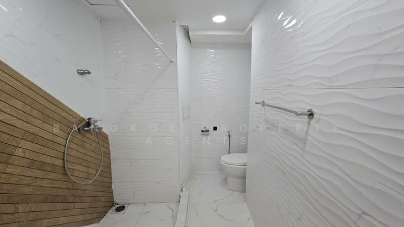 President Park Sukhumvit 24, Bangkok, 99 Sukhumvit 24 Alley, Khlongtoei Nua, Watthana, Bangkok, 3 Bedrooms, 223 sqm, Condo For Rent, by BANGKOK PROPERTY AGENTS, 500158928 - DDproperty.com