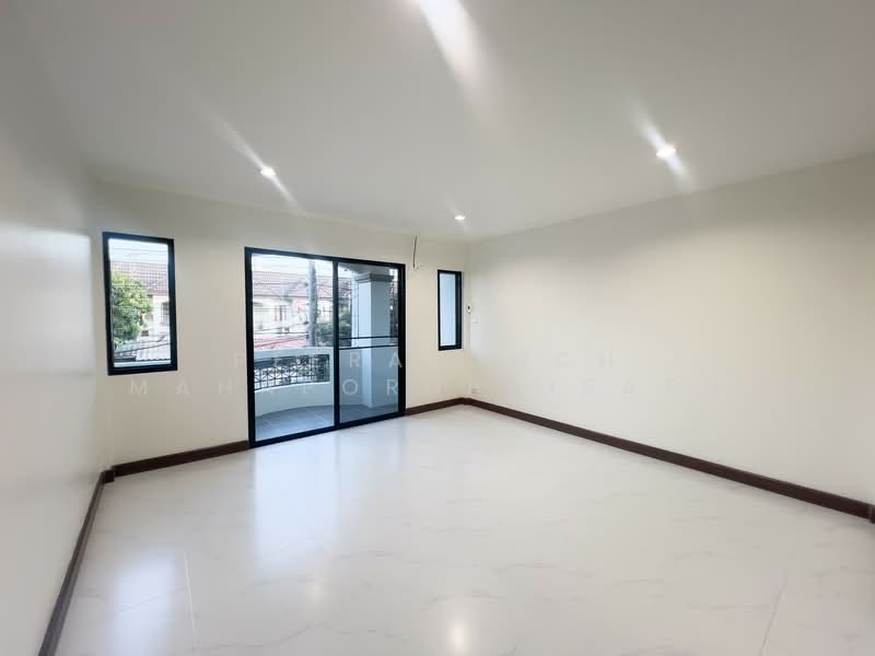 เอราวัณ, Pathum Thani, ลำลูกกา, Lat Sawai, Lam Luk Ka, Pathum Thani, 2 Bedrooms, 120 sqm, Townhouse For Sale, by Peeratouch Mahapornpaisarn, 500158960 - DDproperty.com