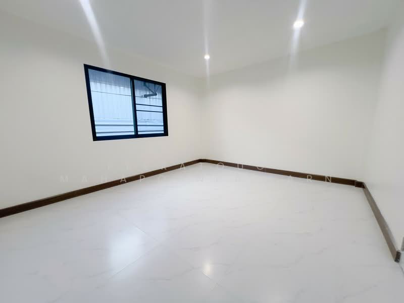 เอราวัณ, Pathum Thani, ลำลูกกา, Lat Sawai, Lam Luk Ka, Pathum Thani, 2 Bedrooms, 120 sqm, Townhouse For Sale, by Peeratouch Mahapornpaisarn, 500158960 - DDproperty.com