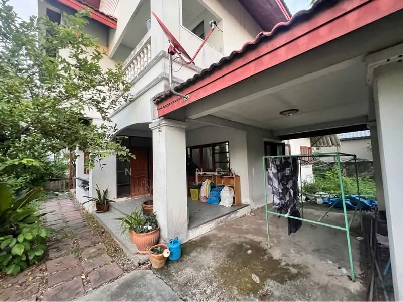 3-BR House, Bangkok, Sam Wa Tawan Ok, Khlong Sam Wa, Bangkok, 3 Bedrooms, 204 sqm, Single Detached House For Sale, by Gun Henglite , 500158964 - DDproperty.com