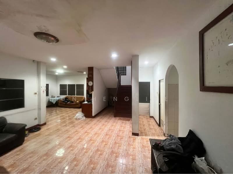 3-BR House, Bangkok, Sam Wa Tawan Ok, Khlong Sam Wa, Bangkok, 3 Bedrooms, 204 sqm, Single Detached House For Sale, by Gun Henglite , 500158964 - DDproperty.com