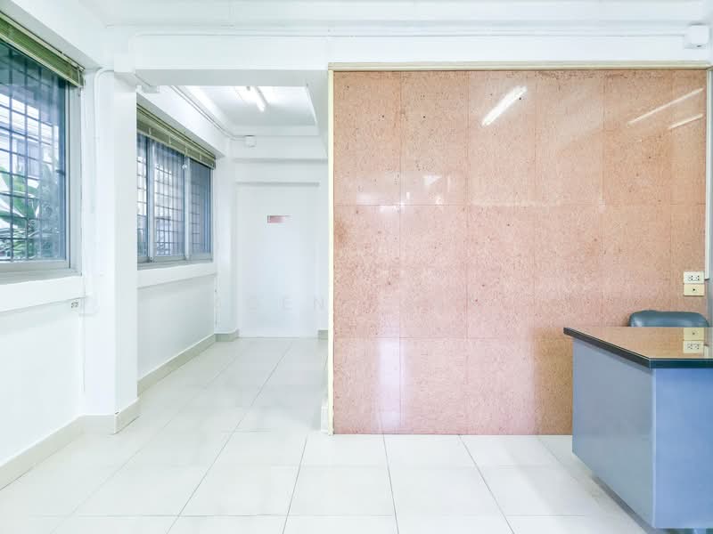 Office space for rent on the 2nd floor near Phra Khanong BTS station (SPSAD3833), Bangkok, พระราม 4, Phra Kanong, Khlong Toei, Bangkok, , 110 sqm, Office Space For Rent, by Agent Pla, 500158979 - DDproperty.com