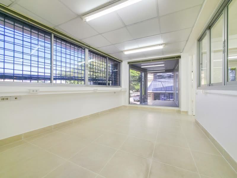 Office space for rent on the 2nd floor near Phra Khanong BTS station (SPSAD3833), Bangkok, พระราม 4, Phra Kanong, Khlong Toei, Bangkok, , 110 sqm, Office Space For Rent, by Agent Pla, 500158979 - DDproperty.com