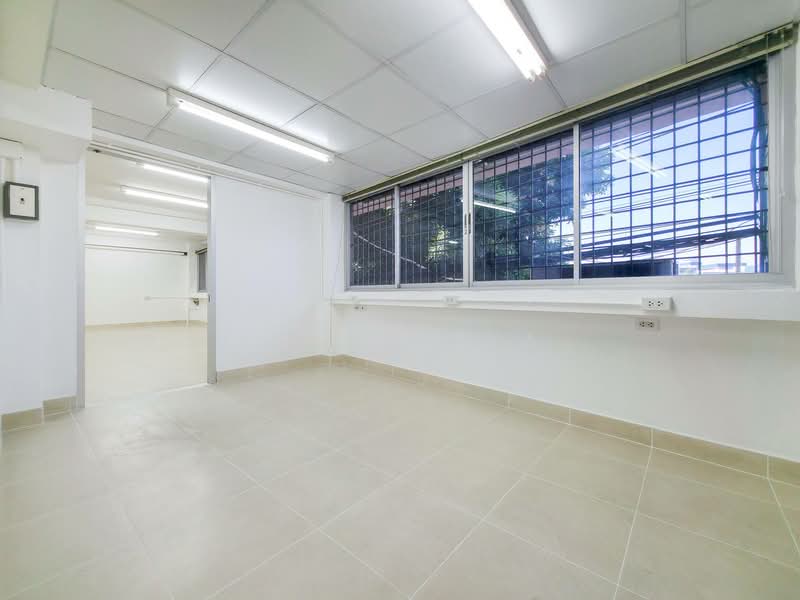 Office space for rent on the 2nd floor near Phra Khanong BTS station (SPSAD3833), Bangkok, พระราม 4, Phra Kanong, Khlong Toei, Bangkok, , 110 sqm, Office Space For Rent, by Agent Pla, 500158979 - DDproperty.com