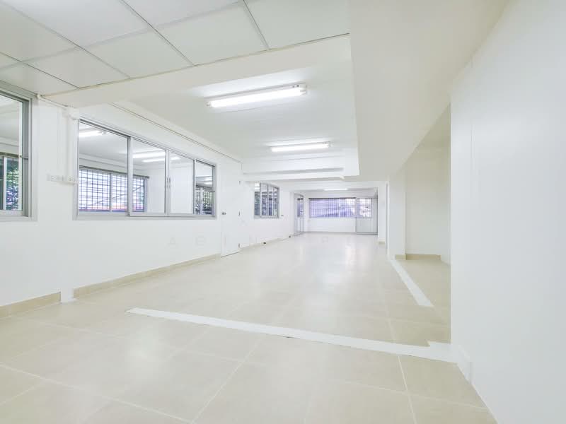 Office space for rent on the 2nd floor near Phra Khanong BTS station (SPSAD3833), Bangkok, พระราม 4, Phra Kanong, Khlong Toei, Bangkok, , 110 sqm, Office Space For Rent, by Agent Pla, 500158979 - DDproperty.com