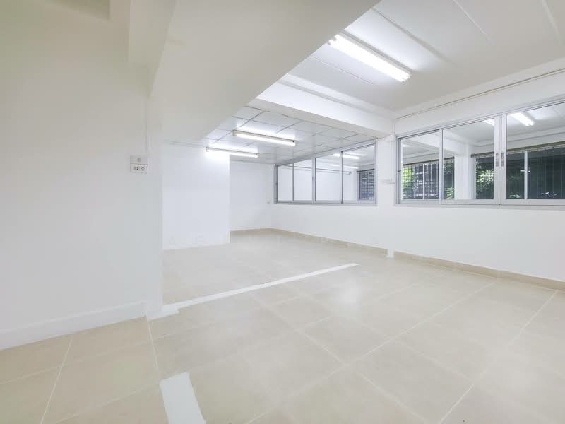 Office space for rent on the 2nd floor near Phra Khanong BTS station (SPSAD3833), Bangkok, พระราม 4, Phra Kanong, Khlong Toei, Bangkok, , 110 sqm, Office Space For Rent, by Agent Pla, 500158979 - DDproperty.com