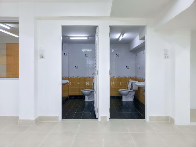 Office space for rent on the 2nd floor near Phra Khanong BTS station (SPSAD3833), Bangkok, พระราม 4, Phra Kanong, Khlong Toei, Bangkok, , 110 sqm, Office Space For Rent, by Agent Pla, 500158979 - DDproperty.com