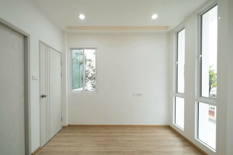 บ้าน 4-ห้องนอน, กรุงเทพ, คลองกุ่ม, บึงกุ่ม, กรุงเทพ, 250 ตร.ม., บ้านเดี่ยว ขาย, โดย Kitnipat Boonyadhammakul, 500159033 - DDproperty.com