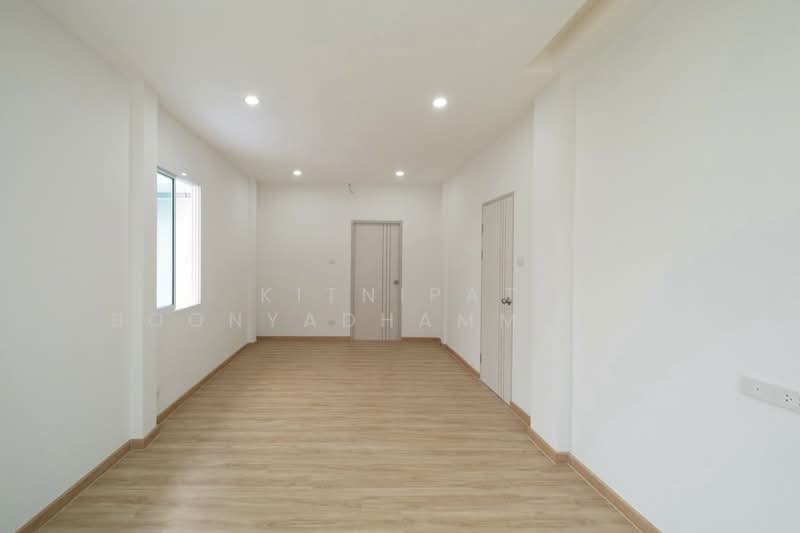 บ้าน 4-ห้องนอน, กรุงเทพ, คลองกุ่ม, บึงกุ่ม, กรุงเทพ, 250 ตร.ม., บ้านเดี่ยว ขาย, โดย Kitnipat Boonyadhammakul, 500159033 - DDproperty.com