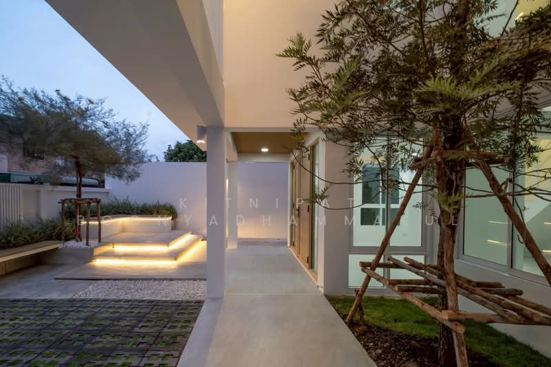 4-BR House, Bangkok, Khlong Kum, Bueng Kum, Bangkok, 4 Bedrooms, 250 sqm, Single Detached House For Sale, by Kitnipat Boonyadhammakul, 500159033 - DDproperty.com