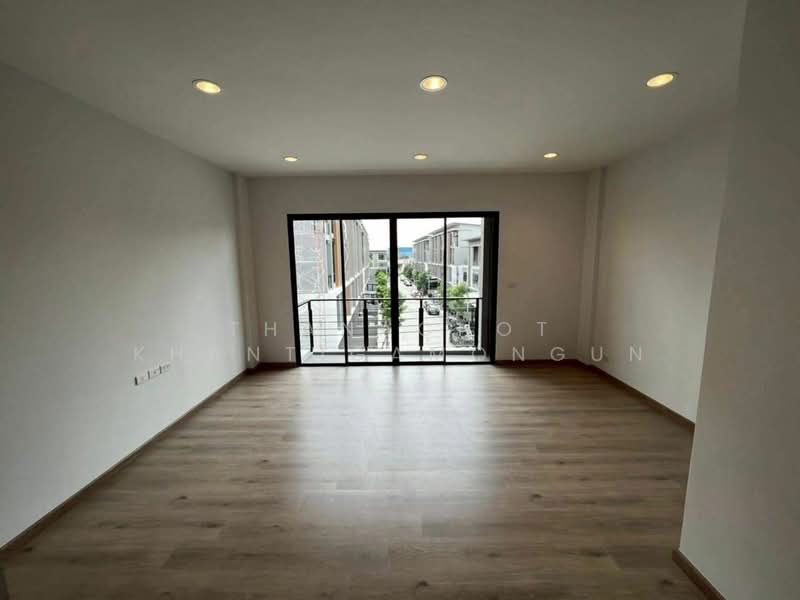 Premium Place Phaholyothin-Ramintra, Bangkok, Tha Rang, Bang Khen, Bangkok, 4 Bedrooms, 170 sqm, Townhouse For Rent, by Thanachot Khantigamongun, 500159125 - DDproperty.com