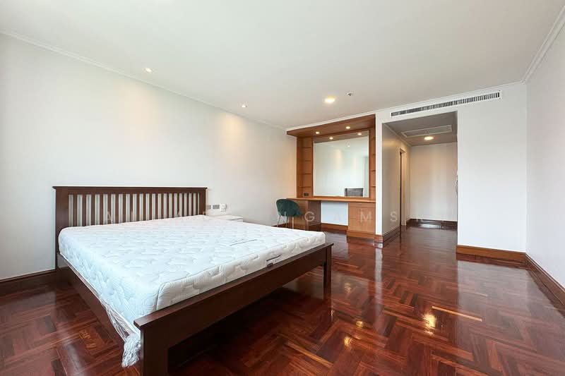 Kallista Mansion, Bangkok, 64 Soi Sukhumvit 11, Khlongtoei Nua, Watthana, Bangkok, 3 Bedrooms, 315 sqm, Condo For Sale, by Ailada Ngamsri, 500159134 - DDproperty.com