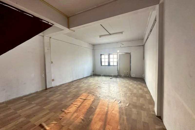 ซอยพระยาสุเรนทร์ 6 ถนนพระยาสุเรนทร์ ถนนรามอินทรา แขวงบางชัน เขตมีนบุรี กรุงเทพมหานคร 10510, กรุงเทพ, พระยาสุเรนทร์, มีนบุรี, มีนบุรี, กรุงเทพ, 400 ตร.ม., ทาวน์เฮ้าส์ ขาย, โดย สง่าชัย ไทรทองคำ, 500159147 - DDproperty.com