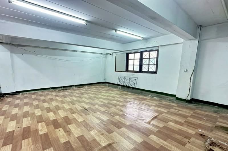 ซอยพระยาสุเรนทร์ 6 ถนนพระยาสุเรนทร์ ถนนรามอินทรา แขวงบางชัน เขตมีนบุรี กรุงเทพมหานคร 10510, กรุงเทพ, พระยาสุเรนทร์, มีนบุรี, มีนบุรี, กรุงเทพ, 400 ตร.ม., ทาวน์เฮ้าส์ ขาย, โดย สง่าชัย ไทรทองคำ, 500159147 - DDproperty.com