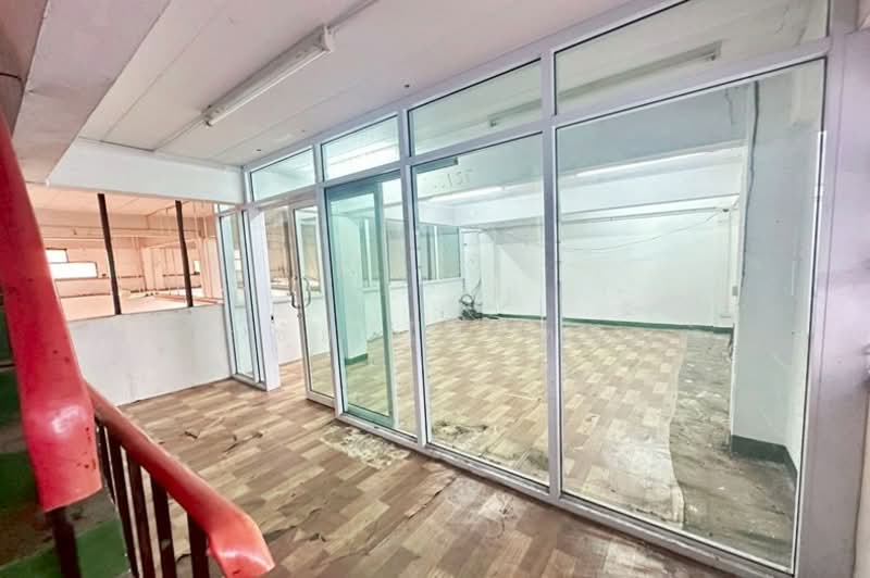 ซอยพระยาสุเรนทร์ 6 ถนนพระยาสุเรนทร์ ถนนรามอินทรา แขวงบางชัน เขตมีนบุรี กรุงเทพมหานคร 10510, Bangkok, พระยาสุเรนทร์, Min Buri, Min Buri, Bangkok, Studio, 400 sqm, Townhouse For Sale, by สง่าชัย ไทรทองคำ, 500159147 - DDproperty.com