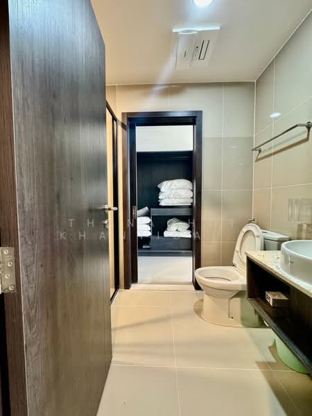 XT Huaikhwang, Bangkok, 244 Ratchadaphisek Road, Huai Khwang, Huai Khwang, Bangkok, 1 Bedroom, 34 sqm, Condo For Rent, by Thanachot Khantigamongun, 500159151 - DDproperty.com