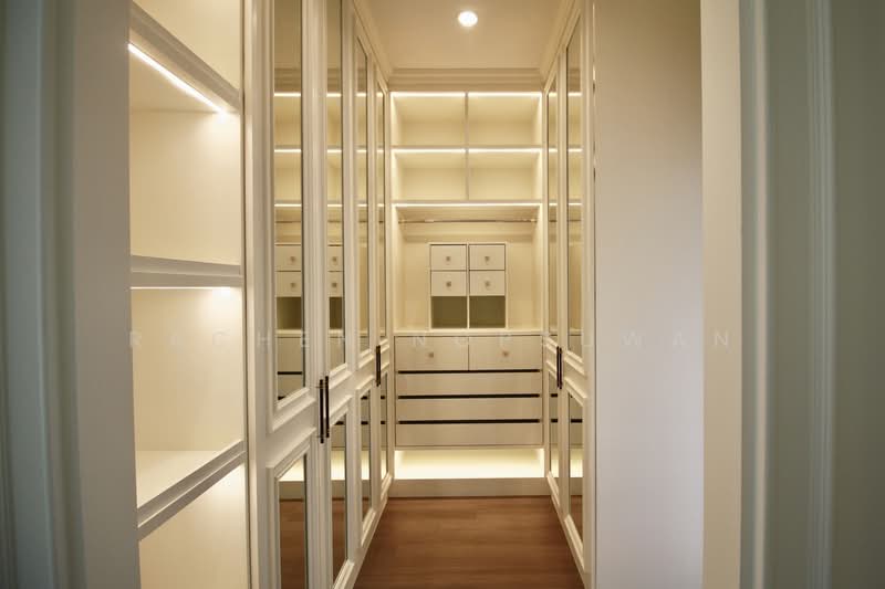 sale! Two-story detached house in a gated community, located on Bangna-Trat Road. 102 square wah,, Samut Prakan, Bangphli Yai, Bang Plee, Samut Prakan, 5 Bedrooms, 377 sqm, Single Detached House For Sale, by Rachen Nopsuwan, 500159241 - DDproperty.com