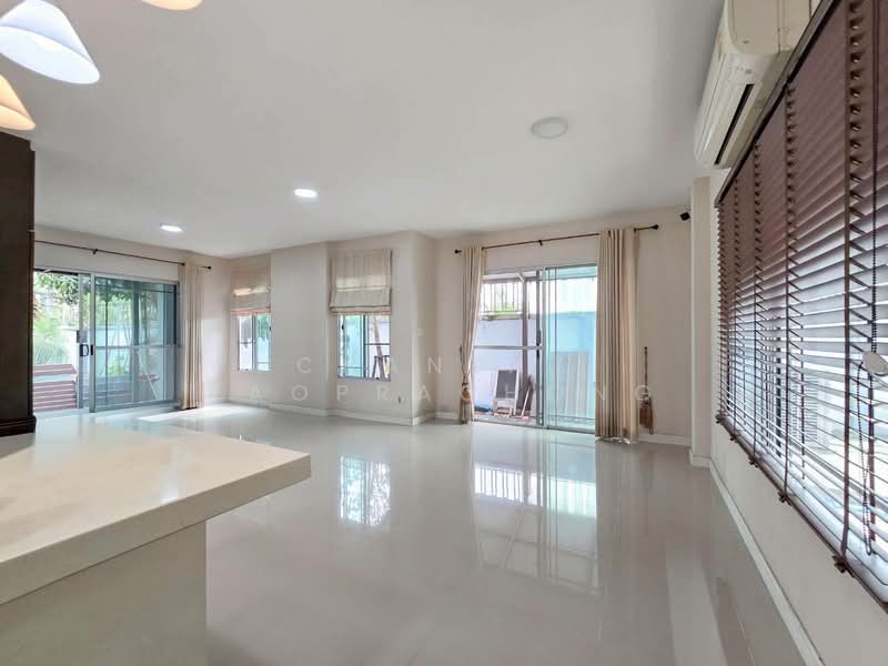 Siwalee Ratchaphruek, Nonthaburi, Ratchaphruek Road, Mahasawat, Bang Kruai, Nonthaburi, 4 Bedrooms, 200 sqm, Single Detached House For Sale, by Chantat Raoprachong, 500159256 - DDproperty.com
