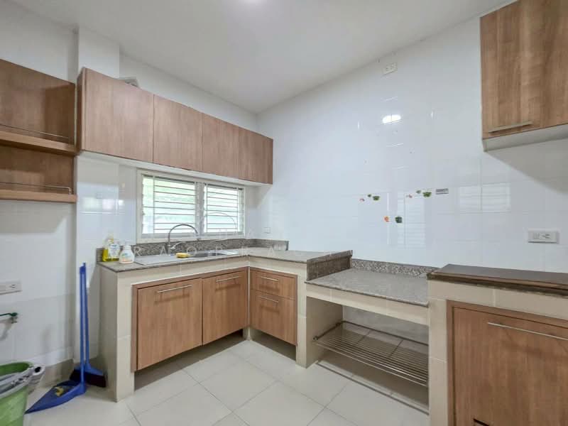 Siwalee Ratchaphruek, Nonthaburi, Ratchaphruek Road, Mahasawat, Bang Kruai, Nonthaburi, 4 Bedrooms, 200 sqm, Single Detached House For Sale, by Chantat Raoprachong, 500159256 - DDproperty.com
