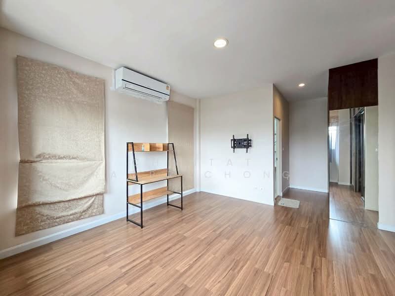 Siwalee Ratchaphruek, Nonthaburi, Ratchaphruek Road, Mahasawat, Bang Kruai, Nonthaburi, 4 Bedrooms, 200 sqm, Single Detached House For Sale, by Chantat Raoprachong, 500159256 - DDproperty.com