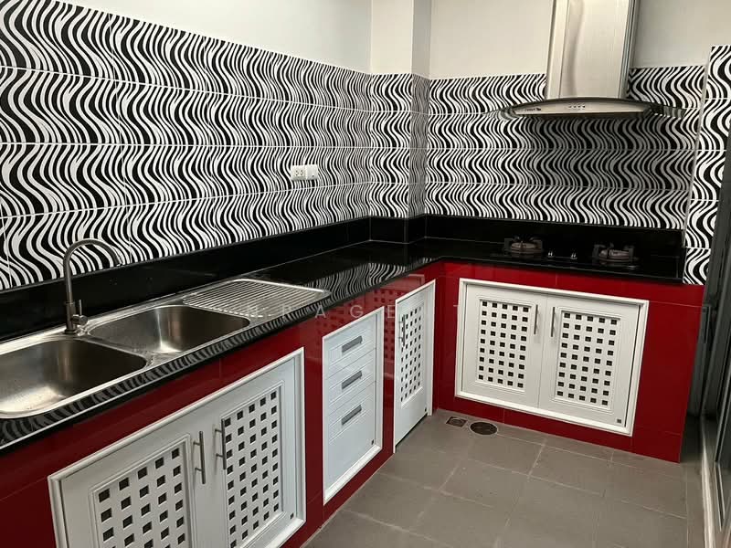 The Connect Bearing Station, Samut Prakan, Soi Bearing 58/6, Samrong Nua, Muang Samut Prakarn, Samut Prakan, 3 Bedrooms, 98 sqm, Townhouse For Sale, by NRagent, 500159267 - DDproperty.com