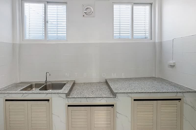 หมู่บ้านบุศรินทร์ บางบัวทอง, Nonthaburi, Bang Rak Pattana, Bang Bua Thong, Nonthaburi, 2 Bedrooms, 130 sqm, Townhouse For Sale, by NTBHOME, 500159268 - DDproperty.com