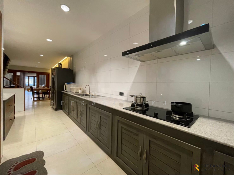Town House Near Central Rama 3, Bangkok, สาธุประดิษฐ์, Chong Nonsi, Yan Nawa, Bangkok, 2 Bedrooms, 320 sqm, Townhouse For Rent, by Nicha Peerakittikul, 500159300 - DDproperty.com