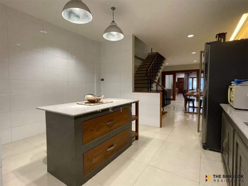 Town House Near Central Rama 3, Bangkok, สาธุประดิษฐ์, Chong Nonsi, Yan Nawa, Bangkok, 2 Bedrooms, 320 sqm, Townhouse For Rent, by Nicha Peerakittikul, 500159300 - DDproperty.com
