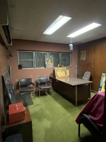 3.5 floors shophouse for sale, 15.6 Tarangwah, 220 m. to MRT Samyot, Bangkok, Phanu Rangsi, Wang Burapaphirom, Phra Nakhon, Bangkok, , 250 sqm, Shophouse For Sale, by Suchart Roachthavilit, 500159309 - DDproperty.com