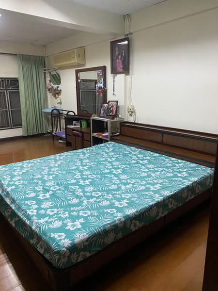 3.5 floors shophouse for sale, 15.6 Tarangwah, 220 m. to MRT Samyot, Bangkok, Phanu Rangsi, Wang Burapaphirom, Phra Nakhon, Bangkok, , 250 sqm, Shophouse For Sale, by Suchart Roachthavilit, 500159309 - DDproperty.com