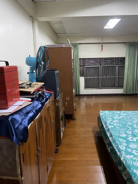 3.5 floors shophouse for sale, 15.6 Tarangwah, 220 m. to MRT Samyot, Bangkok, Phanu Rangsi, Wang Burapaphirom, Phra Nakhon, Bangkok, , 250 sqm, Shophouse For Sale, by Suchart Roachthavilit, 500159309 - DDproperty.com