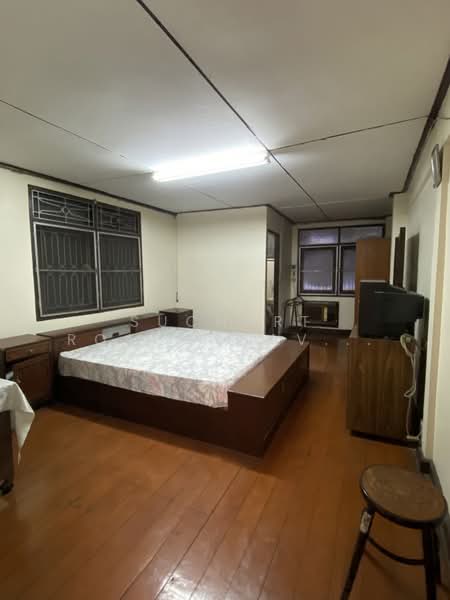 3.5 floors shophouse for sale, 15.6 Tarangwah, 220 m. to MRT Samyot, Bangkok, Phanu Rangsi, Wang Burapaphirom, Phra Nakhon, Bangkok, , 250 sqm, Shophouse For Sale, by Suchart Roachthavilit, 500159309 - DDproperty.com