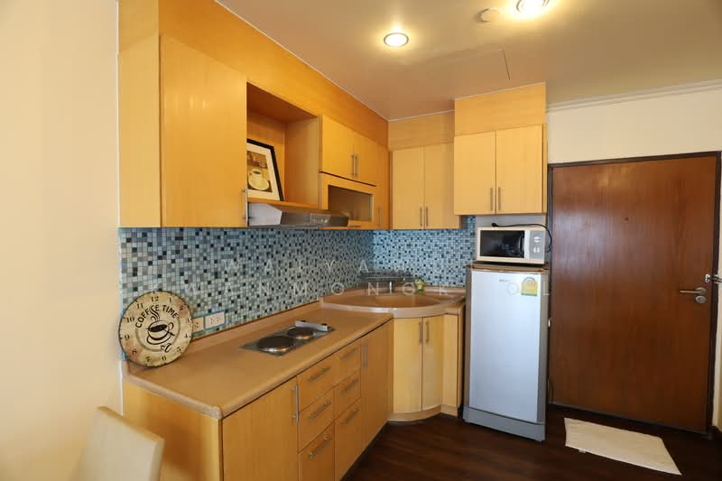 Sathorn Gardens, Bangkok, 39 South Sathorn Road, Thung Maha Mek, Sathon, Bangkok, 1 Bedroom, 40 sqm, Condo For Rent, by Waiyawut Kwanmongkhol, 500159358 - DDproperty.com