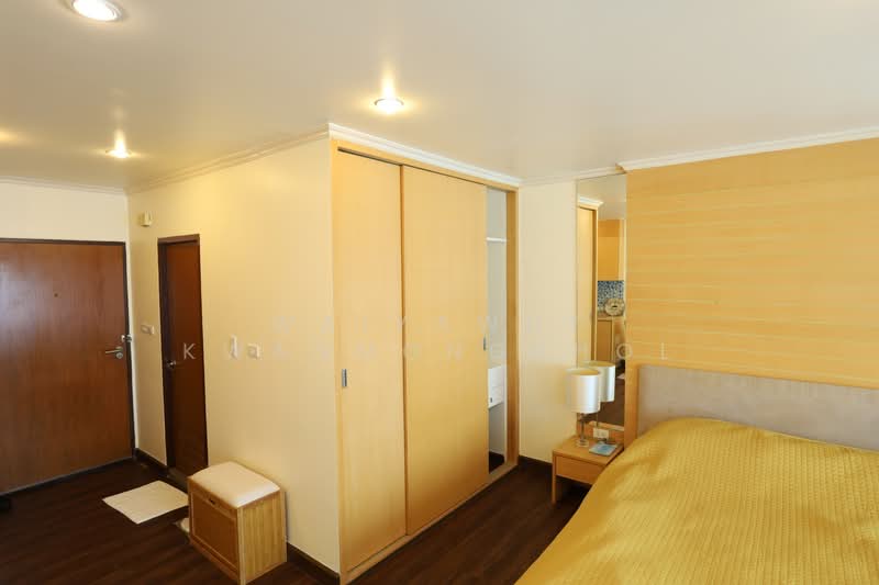 Sathorn Gardens, Bangkok, 39 South Sathorn Road, Thung Maha Mek, Sathon, Bangkok, 1 Bedroom, 40 sqm, Condo For Rent, by Waiyawut Kwanmongkhol, 500159358 - DDproperty.com