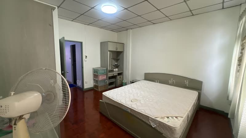 หมู่บ้านศิรินเทพ ซอยหัวหมาก 5 - ใกล้ MRT ศรีกรีฑา (สายสีเหลือง), Bangkok, ถ.หัวหมาก (กรุงเทพกรีฑา), Suan Luang, Suan Luang, Bangkok, 2 Bedrooms, 115 sqm, Townhouse For Sale, by Sugunya Tantumnu, 500159367 - DDproperty.com