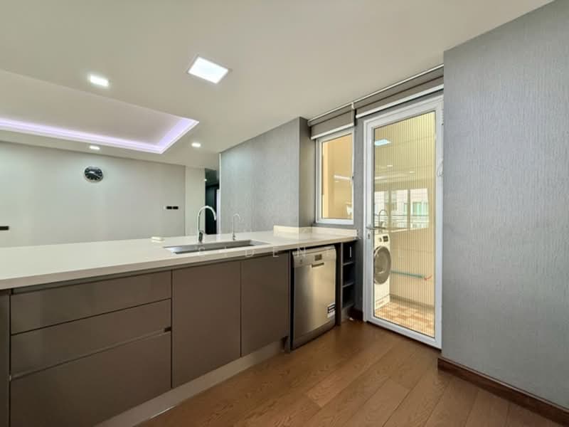 The Avenue Sukumvit 61, Bangkok, Sukhumvit 61, Khlong Tan Nua, Watthana, Bangkok, 3 Bedrooms, 190 sqm, Condo For Rent, by Bangkok Residential, 500159423 - DDproperty.com