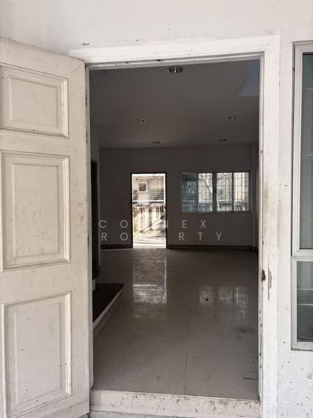 Baan Klang Muang British Town Srinakarin : บ้านกลางเมือง บริติช ทาวน์ ศรีนครินทร์, สมุทรปราการ, ซอยบ้านกลางเมือง บริติช ทาวน์ ศรีนครินทร์, บางแก้ว, บางพลี, สมุทรปราการ, 170 ตร.ม., ทาวน์เฮ้าส์ ขาย, โดย Connex Property, 500159564 - DDproperty.com