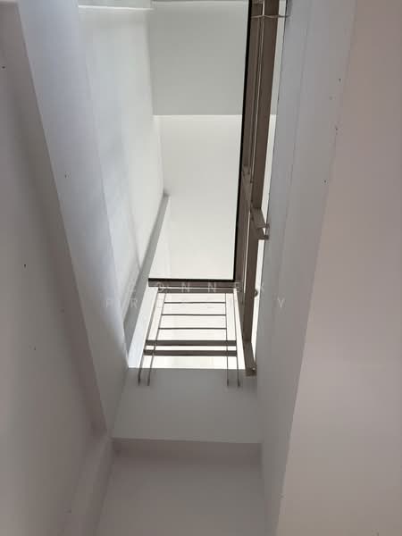 Baan Klang Muang British Town Srinakarin : บ้านกลางเมือง บริติช ทาวน์ ศรีนครินทร์, สมุทรปราการ, ซอยบ้านกลางเมือง บริติช ทาวน์ ศรีนครินทร์, บางแก้ว, บางพลี, สมุทรปราการ, 170 ตร.ม., ทาวน์เฮ้าส์ ขาย, โดย Connex Property, 500159564 - DDproperty.com