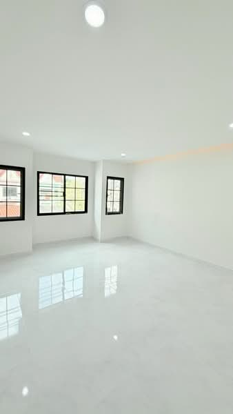 อู่ทองเพลส โครงการ 2 : Au Thong Place 2, ปทุมธานี, คูคต, ลำลูกกา, ปทุมธานี, 21 ตร.ม., ทาวน์เฮ้าส์ ขาย, โดย Connex Property, 500159638 - DDproperty.com